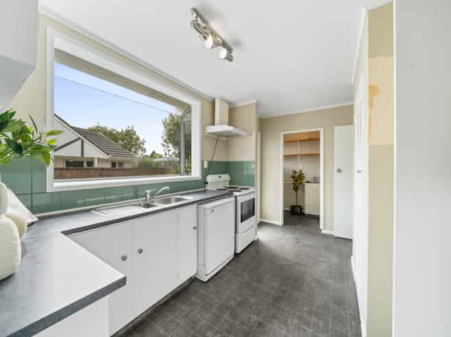 11 Akron Grove, Totara Park