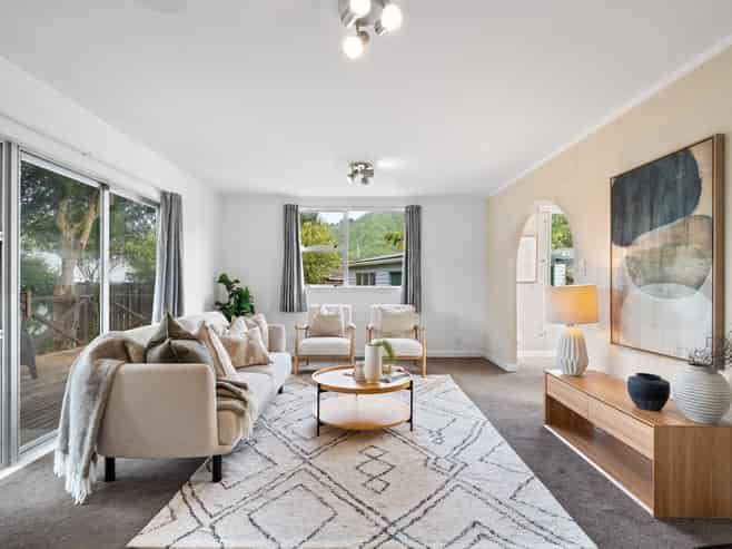 11 Akron Grove, Totara Park