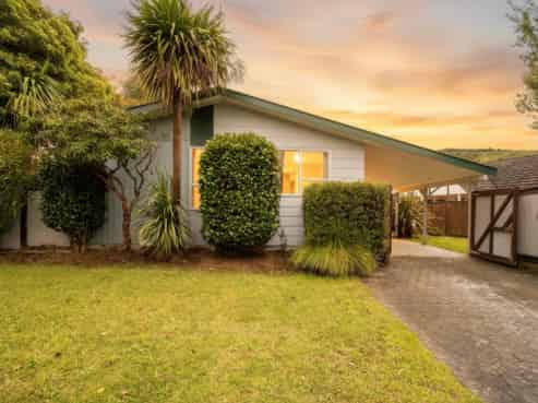 11 Akron Grove, Totara Park