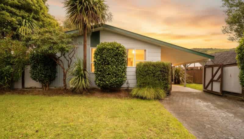 11 Akron Grove, Totara Park