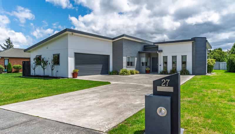 27 Armstrong Avenue, Carterton