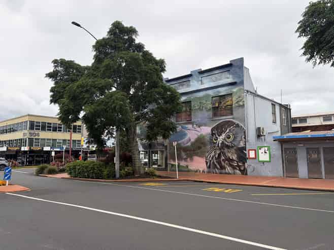 Corner site ready for new occupancy