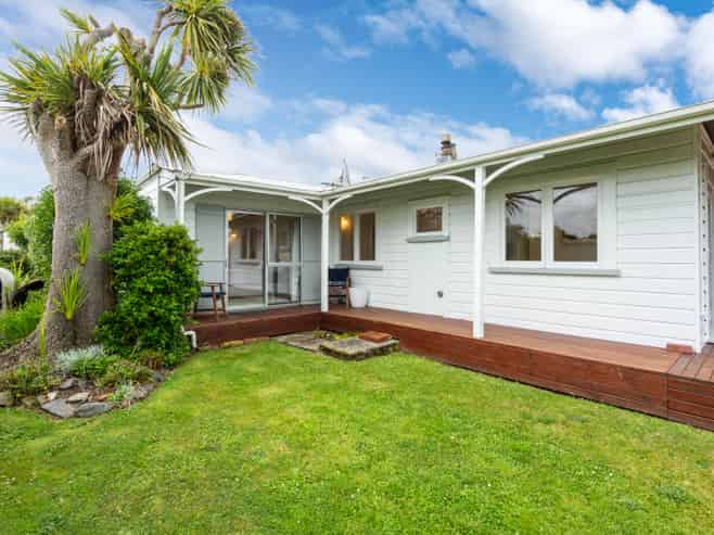 9 Seaforth Street, Karitane