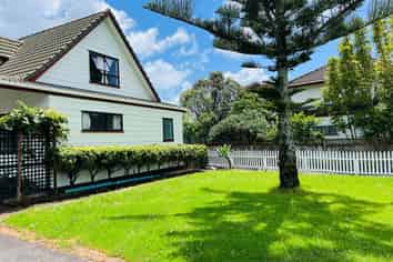 5 Penruddocke Road, Half Moon Bay