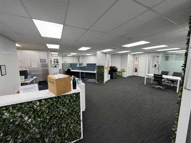 Modern Warehouse with Hard-Stand Yard