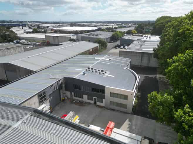 Modern Warehouse with Hard-Stand Yard