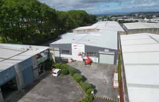 Modern Warehouse with Hard-Stand Yard