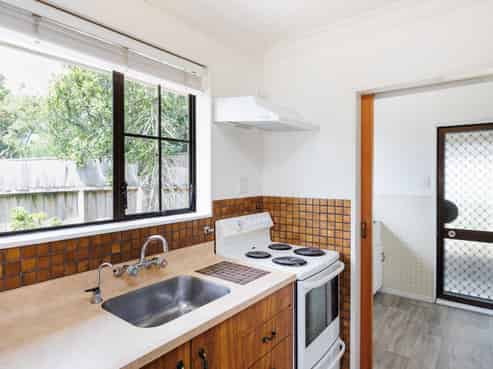 98 Monrad Street, Highbury