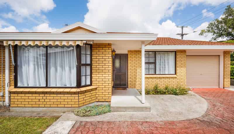 98 Monrad Street, Highbury