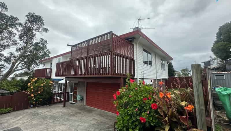 15A Te Atatu Road, Te Atatu South