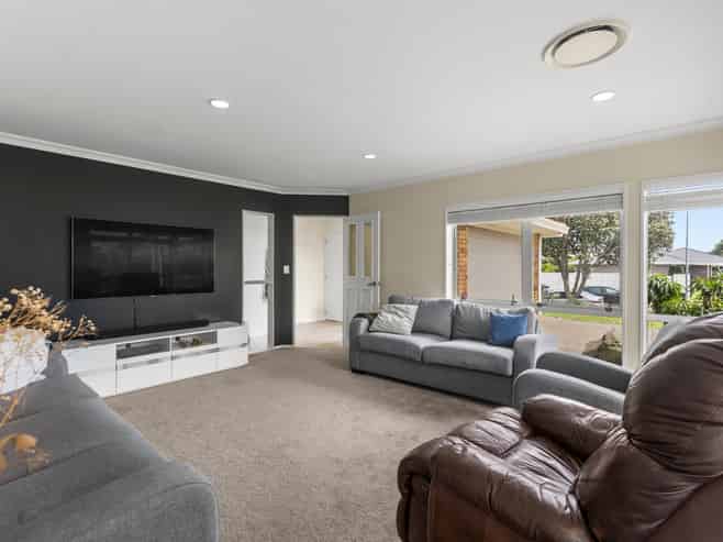 37 Lotus Ave, Mount Maunganui