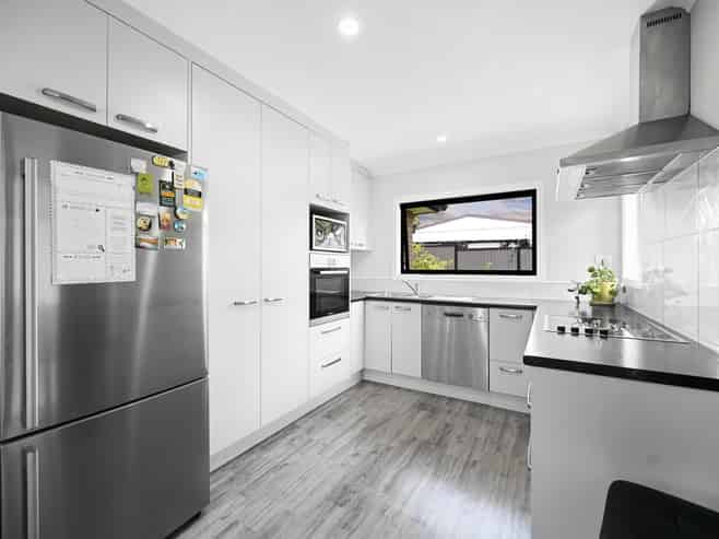 27 Stan Heather Drive, Glenview