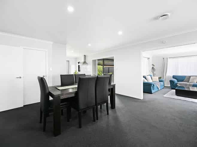 27 Stan Heather Drive, Glenview