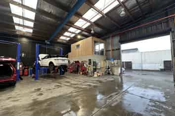 High Stud and Clear Span Warehouse