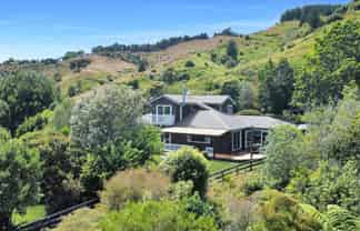 1377E Manawahe Road, Manawahe