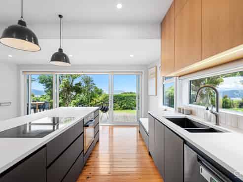 34 Miromiro Road, Normandale