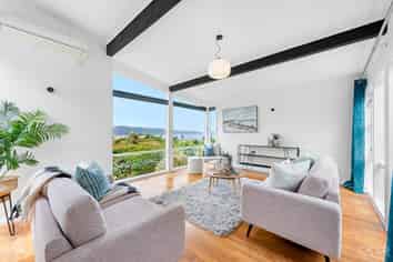 34 Miromiro Road, Normandale