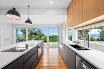 34 Miromiro Road, Normandale