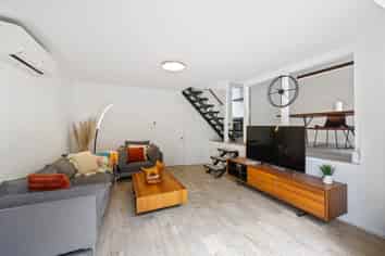 Flat 3/52 Fruitvale Road, New Lynn