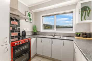 16 Crystal Grove, Birchville