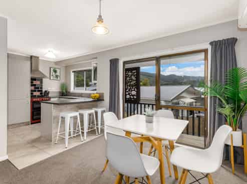 16 Crystal Grove, Birchville
