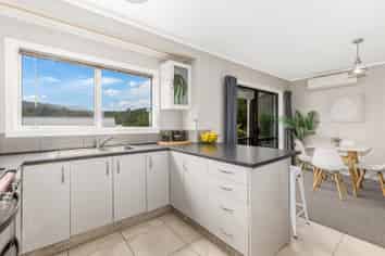 16 Crystal Grove, Birchville