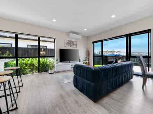 6 Kakabeak Way, Takanini