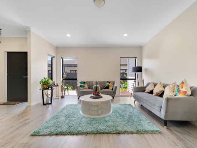 6 Kakabeak Way, Takanini