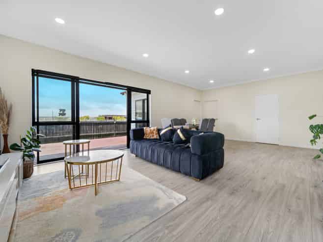 6 Kakabeak Way, Takanini