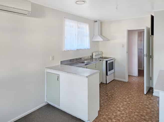 14 Thomson Grove, Stokes Valley