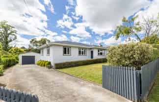 17 Plassey Street, Havelock North