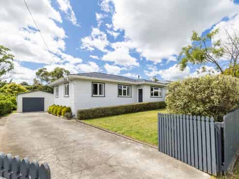 17 Plassey Street, Havelock North