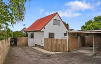 2/13 Eden View Road, Sandringham