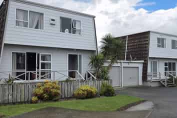 B/38 Western Hills Drive, Kensington