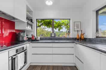 4 Davis Road, Inglewood