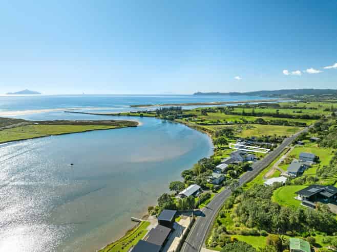 281 Cove Road, Waipu