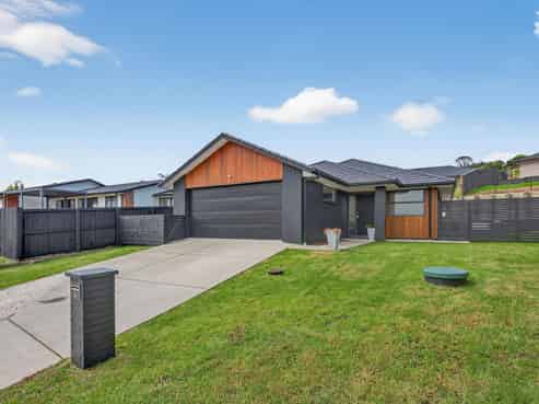 4 Porokaiwhiri Avenue, Helensville