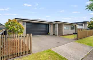 30 Flack Street, Pyes Pa