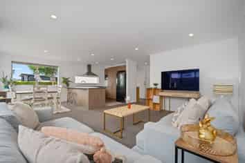 30 Flack Street, Pyes Pa