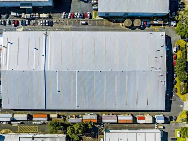 BIg Warehouse, Prime Location!