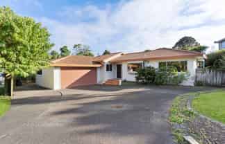 1 Halldene Terrace, Red Beach