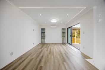 19E  Woolfield Road, Papatoetoe