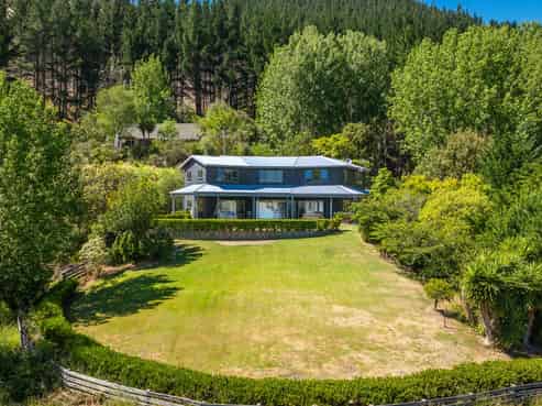 35 Raratu Road, Kahuranaki