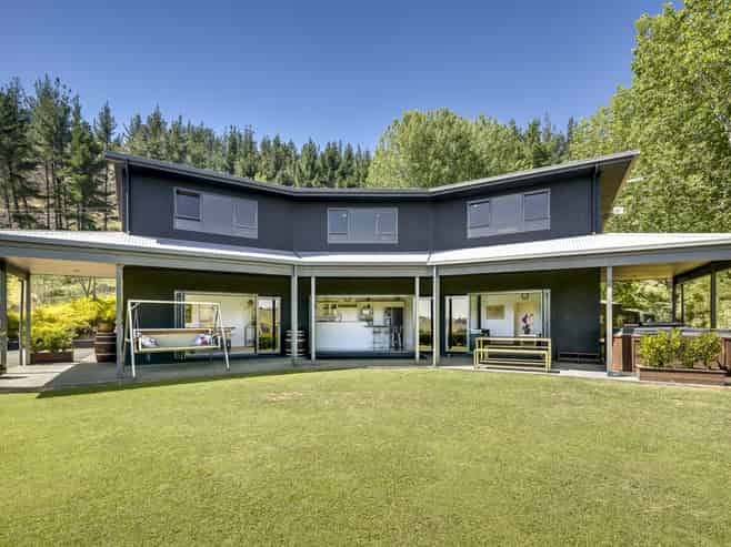 35 Raratu Road, Kahuranaki