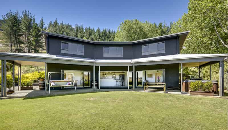 35 Raratu Road, Kahuranaki