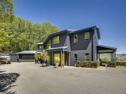 35 Raratu Road, Kahuranaki