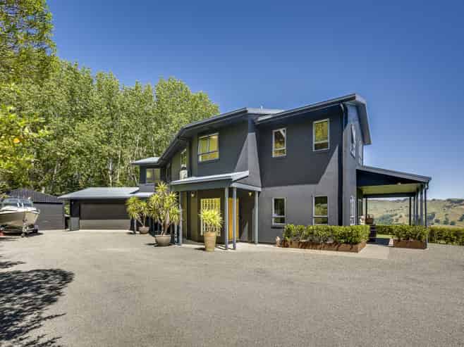 35 Raratu Road, Kahuranaki