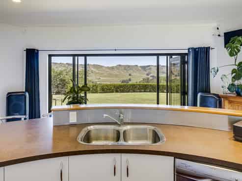 35 Raratu Road, Kahuranaki