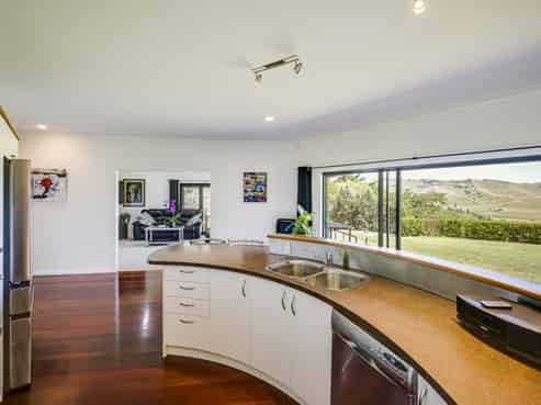 35 Raratu Road, Kahuranaki