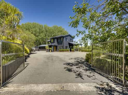 35 Raratu Road, Kahuranaki